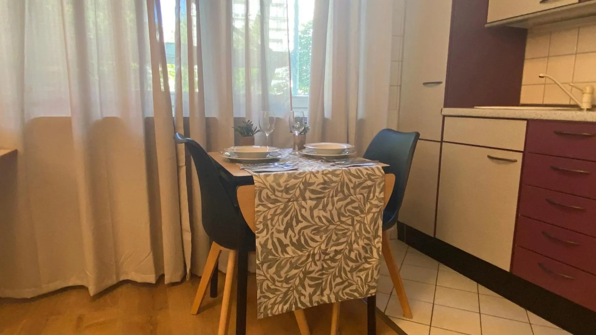 Business & Travel Apartment - In Laufnaehe Zu Messe Und City فرانكفورت 0*,  ألمانيا